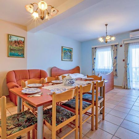 Apartment Delfin-2 By Interhome Цесариця Екстер'єр фото