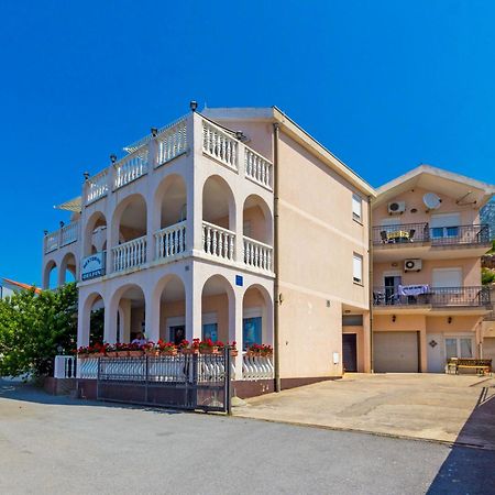 Apartment Delfin-2 By Interhome Цесариця Екстер'єр фото